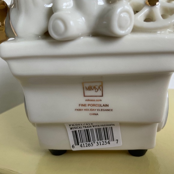 Mikasa Fine Porcelain “Musical Train With Presents”  Vintage Christmas D… - Picture 5 of 13